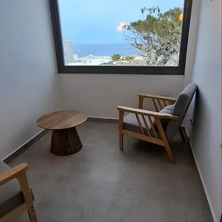 Amerikanos Apartment *